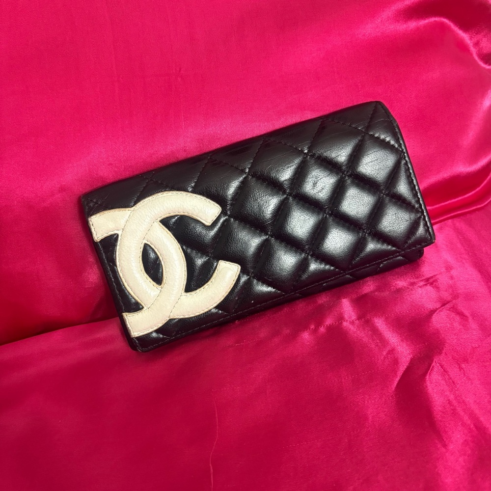 CHANEL Black and Cream Quilted Wallet